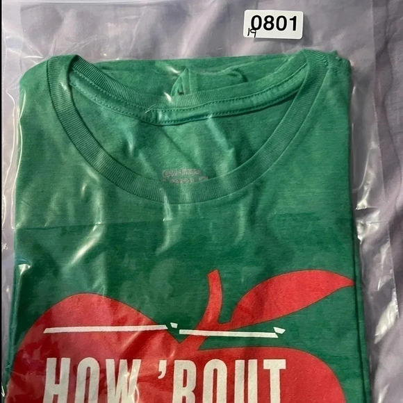 Womens How Bout Them Apples Smash Captain Morgan rum t shirt - Picture 9 of 9